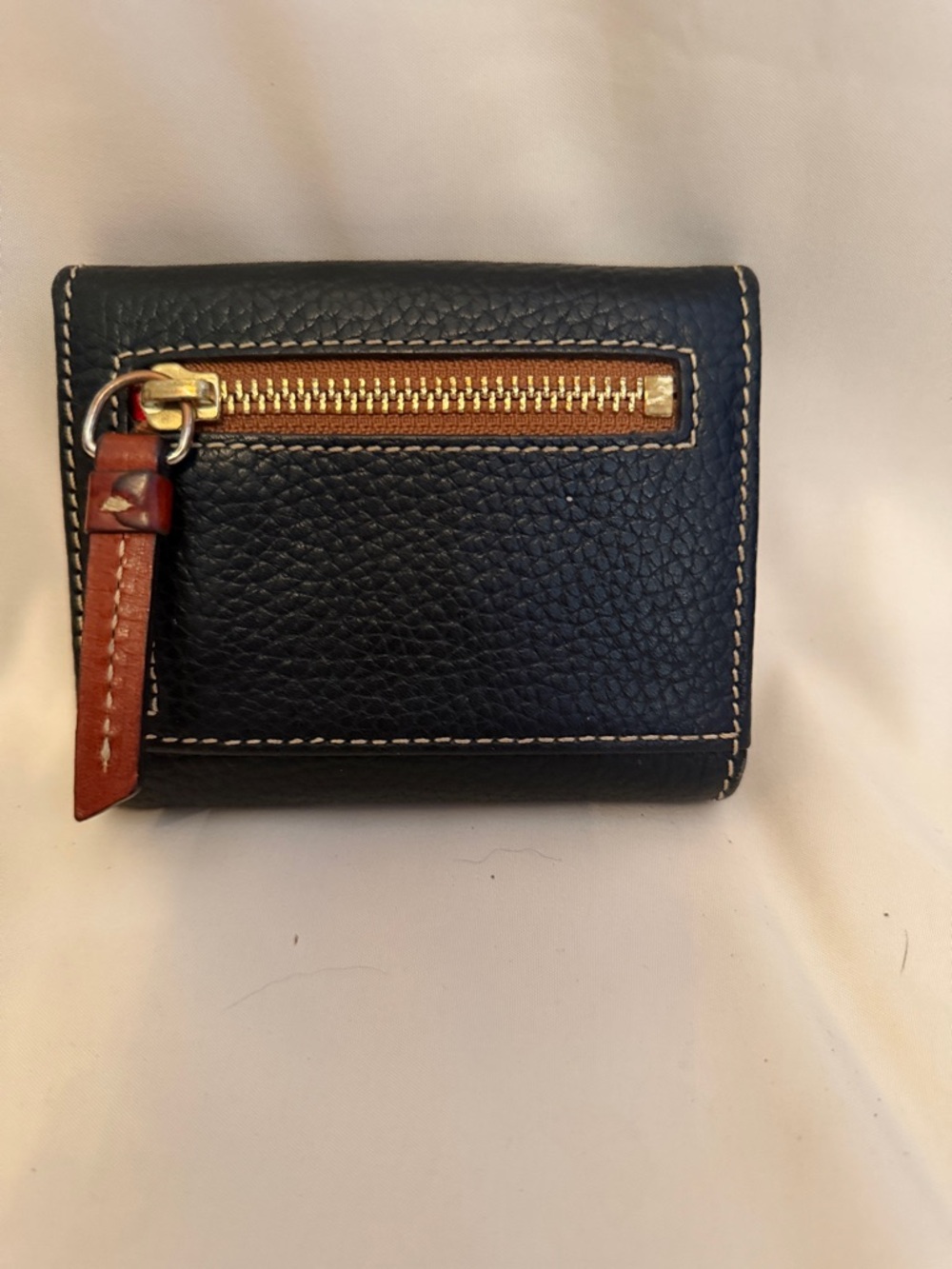 Dooney & Bourke Black Pebbled Leather Bifold Wallet with Gold Plaque - Picture 2 of 5